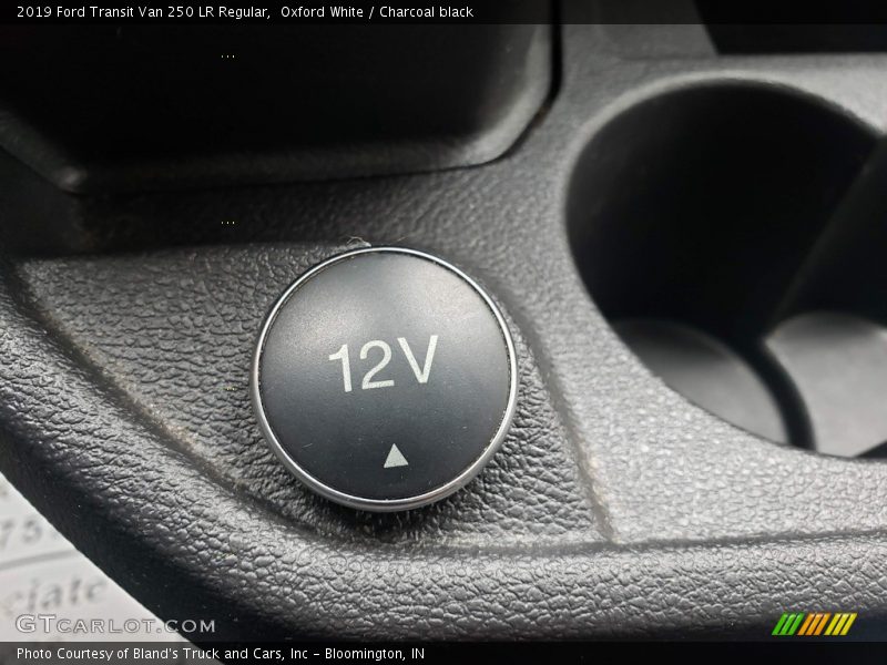 Oxford White / Charcoal black 2019 Ford Transit Van 250 LR Regular