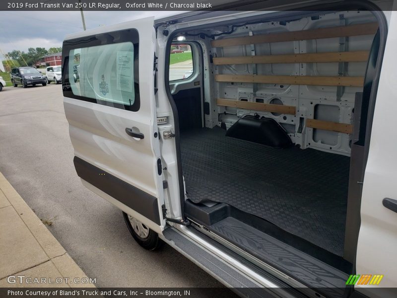 Oxford White / Charcoal black 2019 Ford Transit Van 250 LR Regular