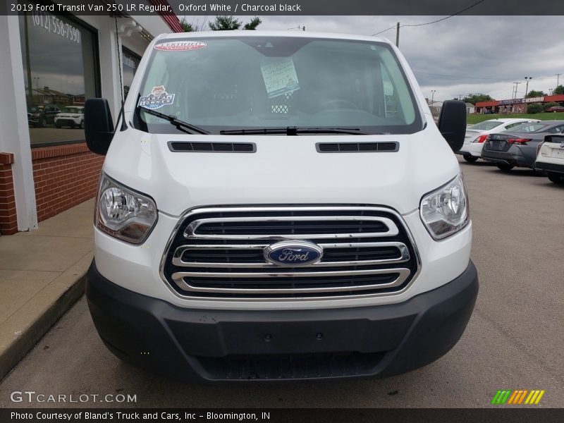 Oxford White / Charcoal black 2019 Ford Transit Van 250 LR Regular