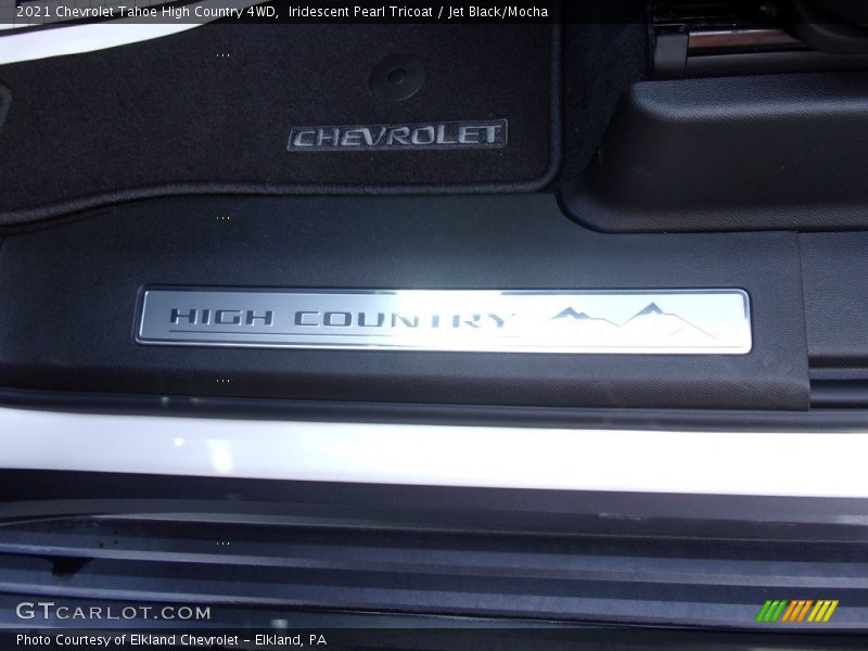 Iridescent Pearl Tricoat / Jet Black/Mocha 2021 Chevrolet Tahoe High Country 4WD