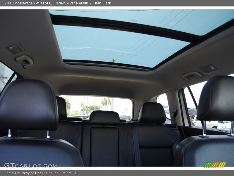 Reflex Silver Metallic / Titan Black 2018 Volkswagen Atlas SEL
