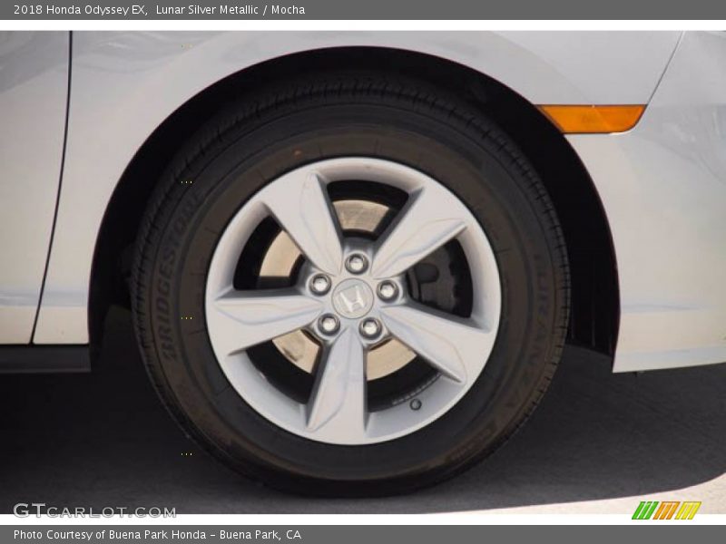 Lunar Silver Metallic / Mocha 2018 Honda Odyssey EX