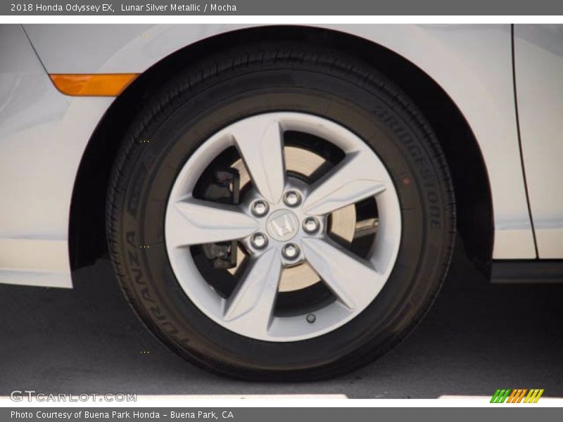 Lunar Silver Metallic / Mocha 2018 Honda Odyssey EX