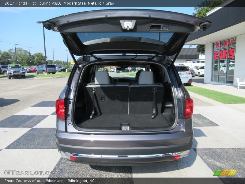 Modern Steel Metallic / Gray 2017 Honda Pilot Touring AWD