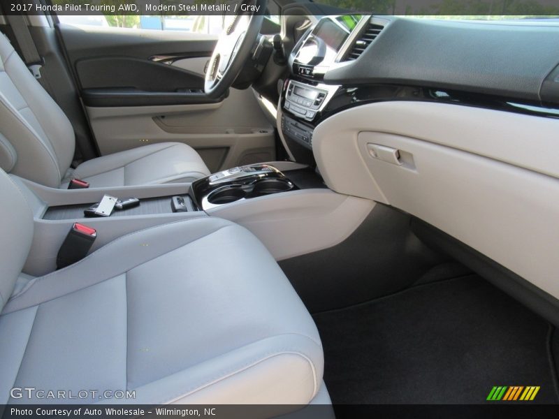 Modern Steel Metallic / Gray 2017 Honda Pilot Touring AWD