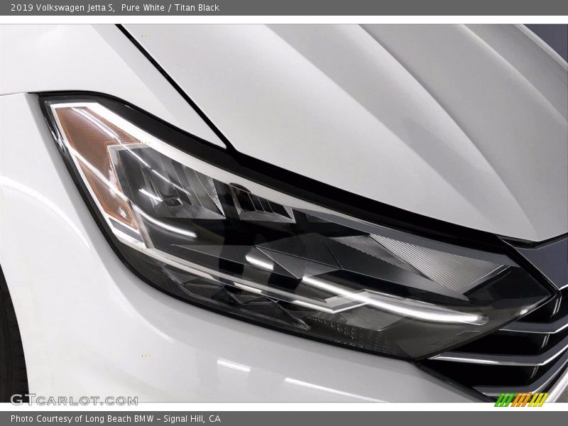 Pure White / Titan Black 2019 Volkswagen Jetta S