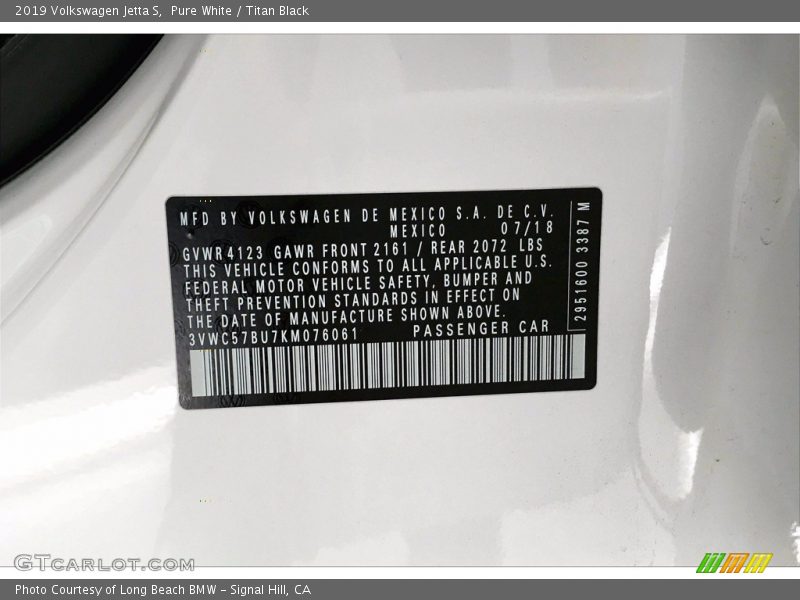 Pure White / Titan Black 2019 Volkswagen Jetta S