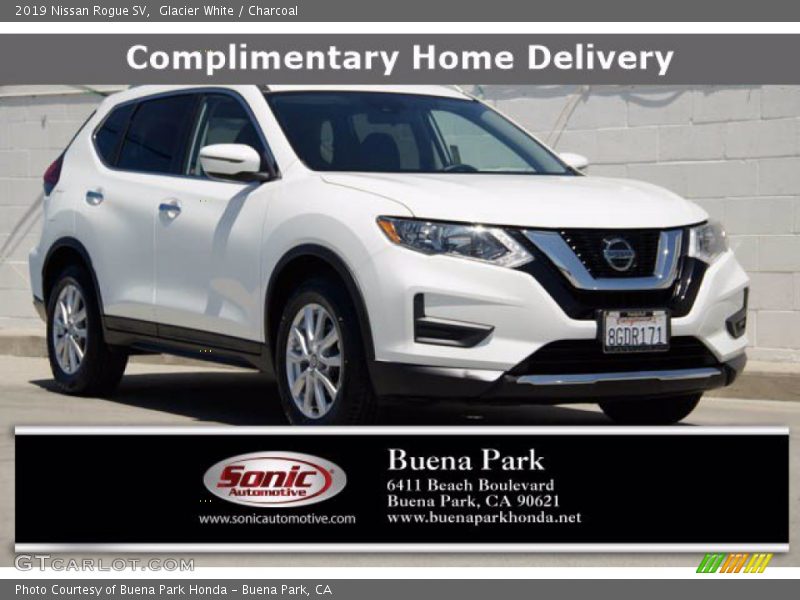 Glacier White / Charcoal 2019 Nissan Rogue SV
