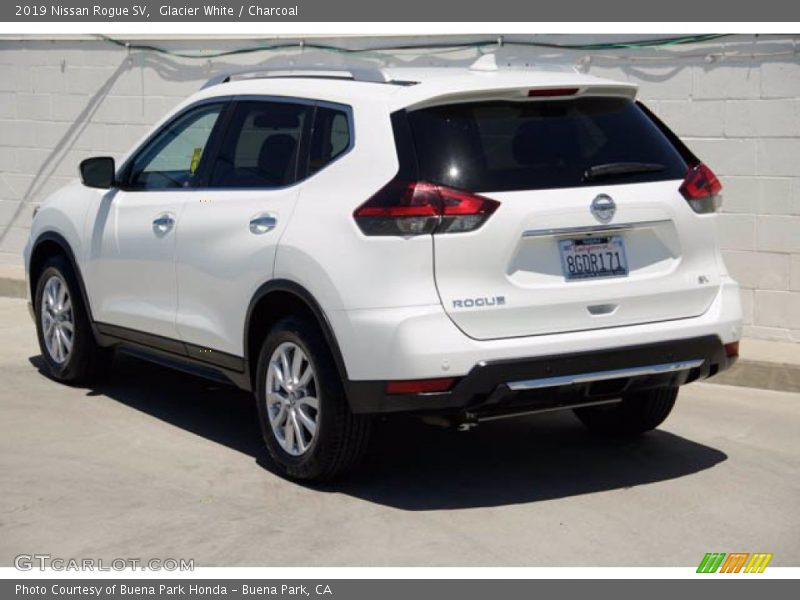 Glacier White / Charcoal 2019 Nissan Rogue SV