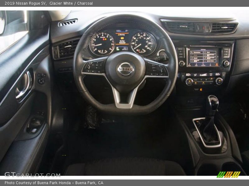 Glacier White / Charcoal 2019 Nissan Rogue SV