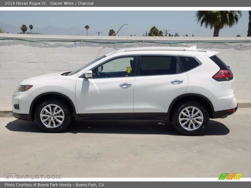 Glacier White / Charcoal 2019 Nissan Rogue SV