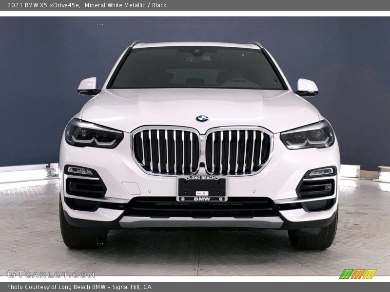 Mineral White Metallic / Black 2021 BMW X5 xDrive45e