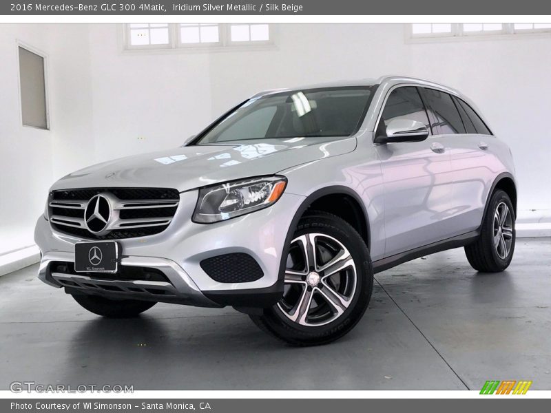 Front 3/4 View of 2016 GLC 300 4Matic