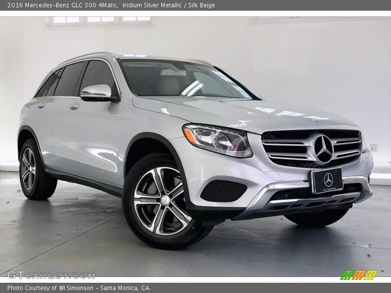 Front 3/4 View of 2016 GLC 300 4Matic