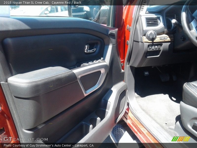 Cayenne Red / Black 2018 Nissan Titan SL Crew Cab