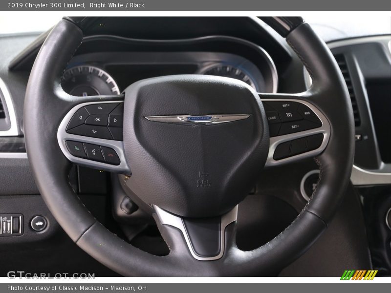 Bright White / Black 2019 Chrysler 300 Limited