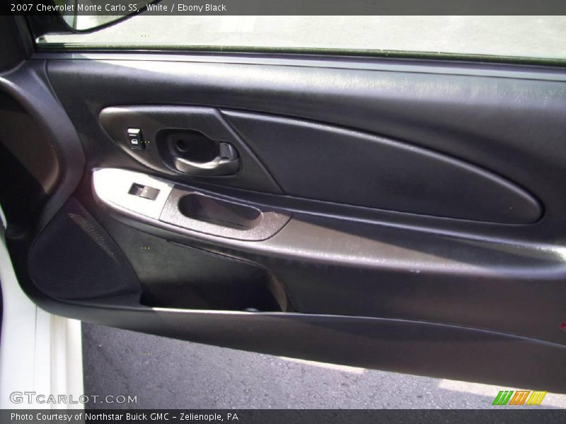 White / Ebony Black 2007 Chevrolet Monte Carlo SS