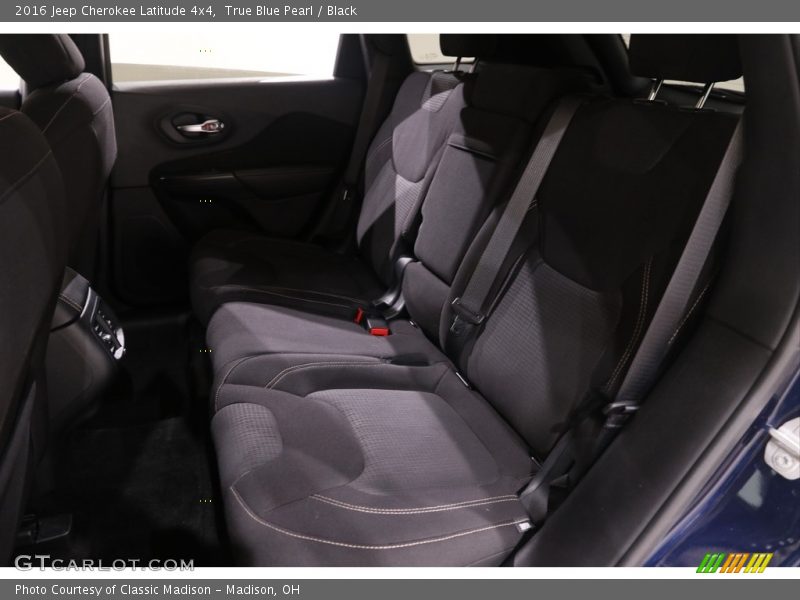 True Blue Pearl / Black 2016 Jeep Cherokee Latitude 4x4
