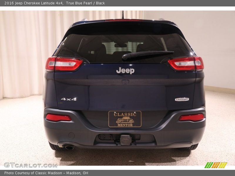 True Blue Pearl / Black 2016 Jeep Cherokee Latitude 4x4