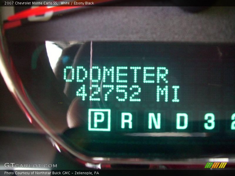 White / Ebony Black 2007 Chevrolet Monte Carlo SS