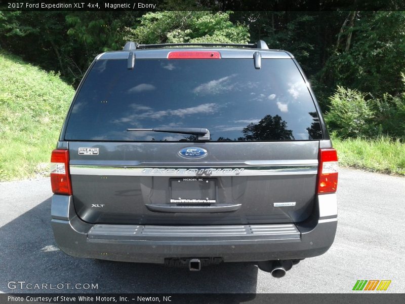 Magnetic / Ebony 2017 Ford Expedition XLT 4x4