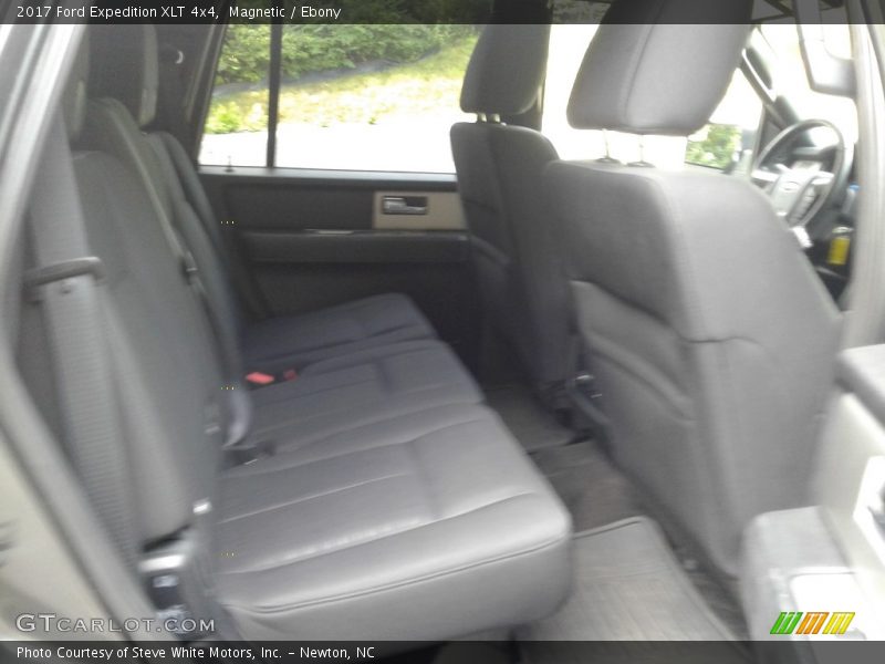 Magnetic / Ebony 2017 Ford Expedition XLT 4x4