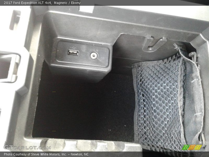 Magnetic / Ebony 2017 Ford Expedition XLT 4x4