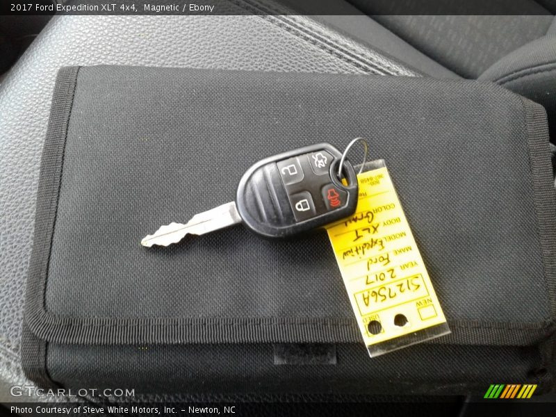 Magnetic / Ebony 2017 Ford Expedition XLT 4x4