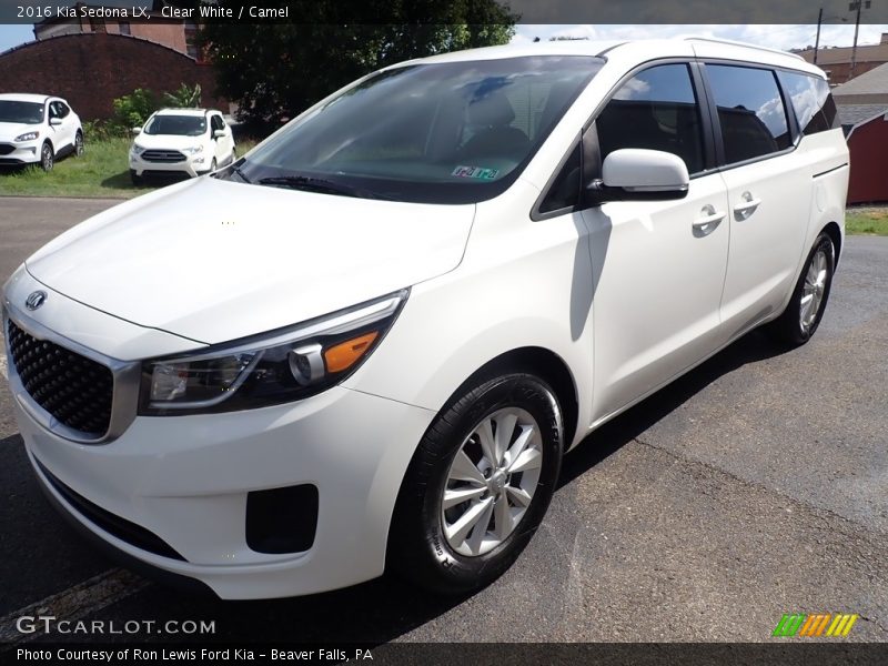 Front 3/4 View of 2016 Sedona LX