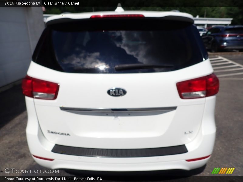 Clear White / Camel 2016 Kia Sedona LX