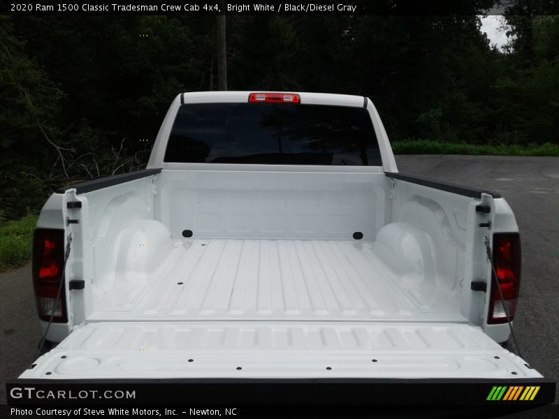 Bright White / Black/Diesel Gray 2020 Ram 1500 Classic Tradesman Crew Cab 4x4