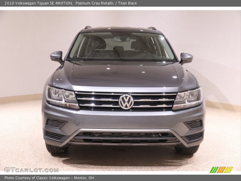 Platinum Gray Metallic / Titan Black 2019 Volkswagen Tiguan SE 4MOTION