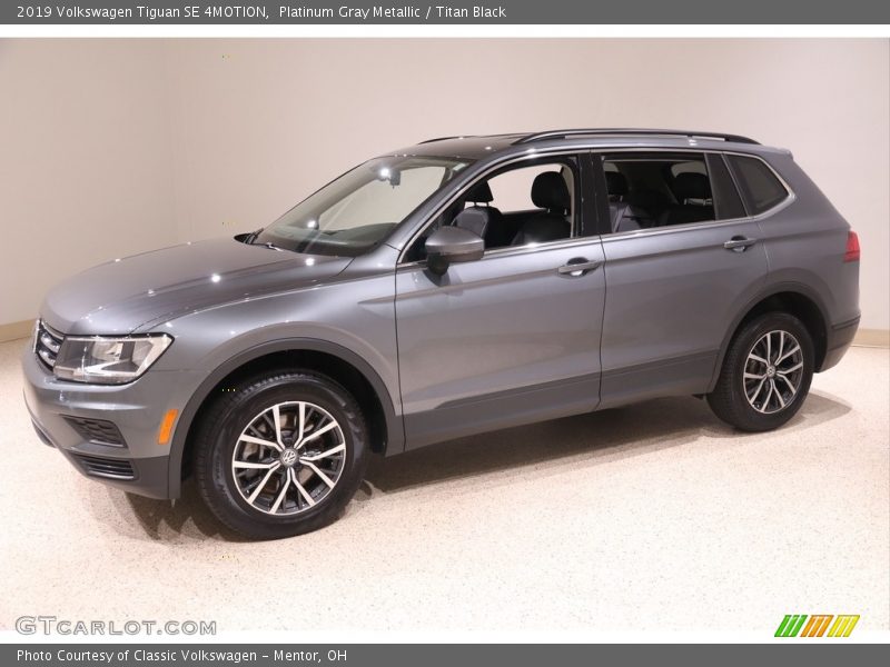 Platinum Gray Metallic / Titan Black 2019 Volkswagen Tiguan SE 4MOTION