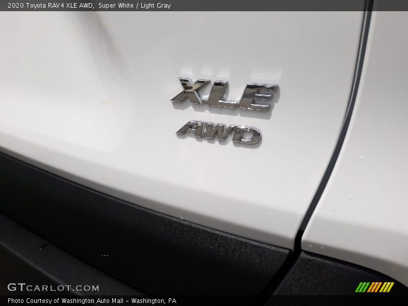 Super White / Light Gray 2020 Toyota RAV4 XLE AWD