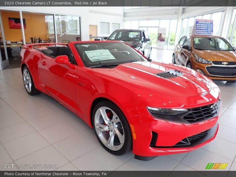 Front 3/4 View of 2020 Camaro LT Convertible