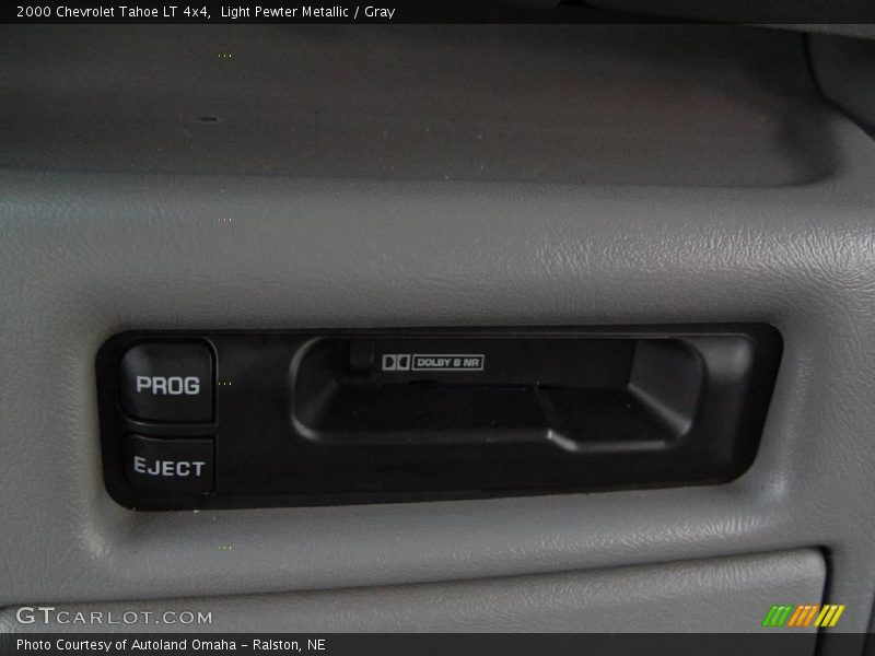 Light Pewter Metallic / Gray 2000 Chevrolet Tahoe LT 4x4