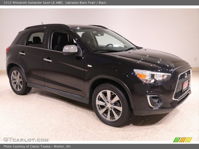 Front 3/4 View of 2013 Outlander Sport LE AWD