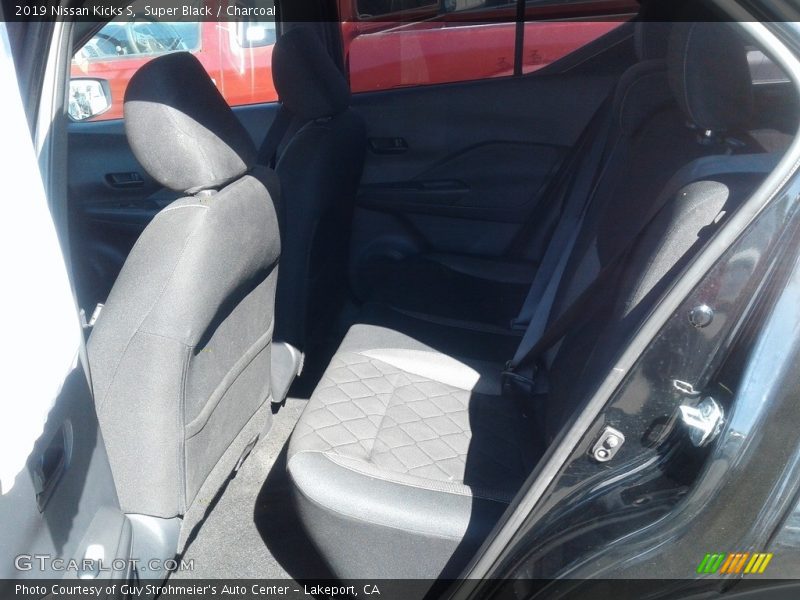 Super Black / Charcoal 2019 Nissan Kicks S