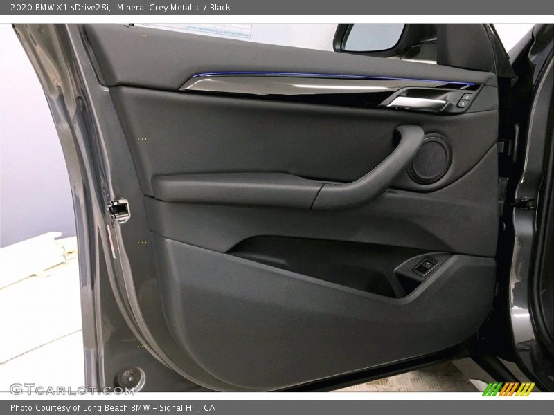 Mineral Grey Metallic / Black 2020 BMW X1 sDrive28i
