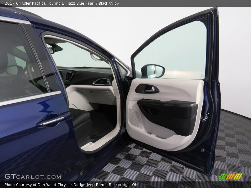 Jazz Blue Pearl / Black/Alloy 2017 Chrysler Pacifica Touring L