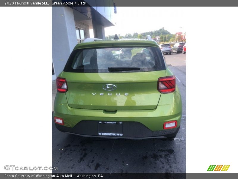 Green Apple / Black 2020 Hyundai Venue SEL
