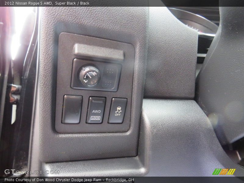 Super Black / Black 2012 Nissan Rogue S AWD