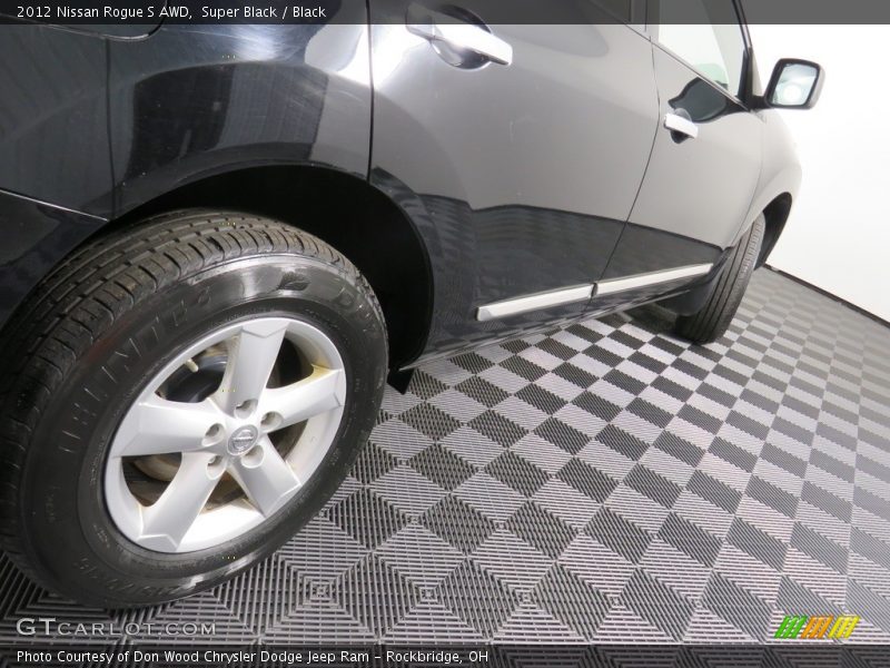 Super Black / Black 2012 Nissan Rogue S AWD