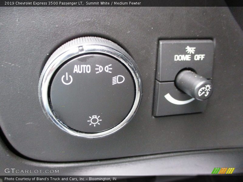 Summit White / Medium Pewter 2019 Chevrolet Express 3500 Passenger LT