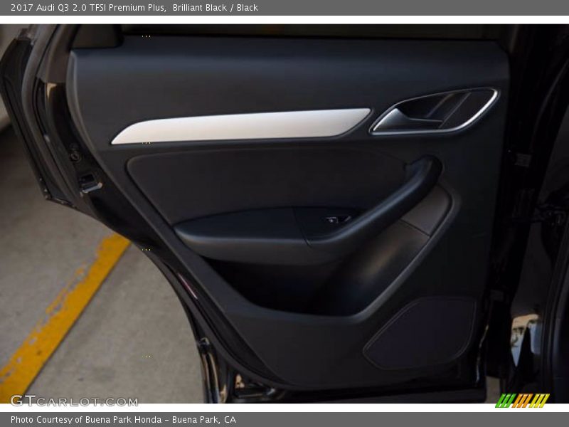 Brilliant Black / Black 2017 Audi Q3 2.0 TFSI Premium Plus