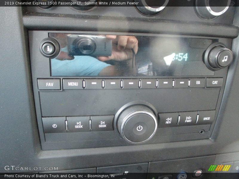 Summit White / Medium Pewter 2019 Chevrolet Express 3500 Passenger LT