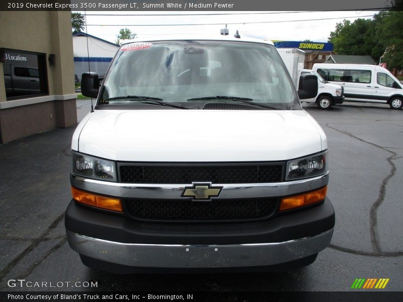Summit White / Medium Pewter 2019 Chevrolet Express 3500 Passenger LT
