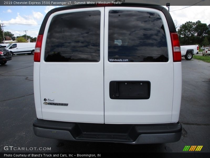 Summit White / Medium Pewter 2019 Chevrolet Express 3500 Passenger LT