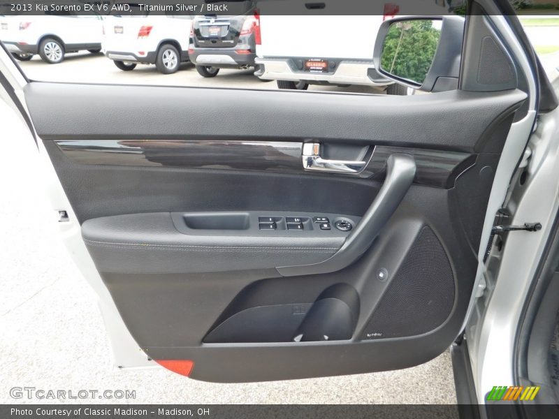 Door Panel of 2013 Sorento EX V6 AWD