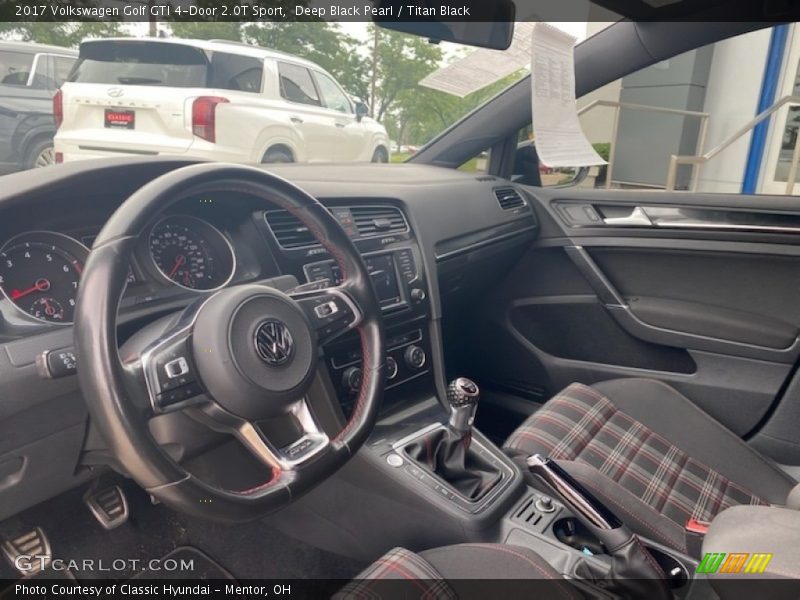 Deep Black Pearl / Titan Black 2017 Volkswagen Golf GTI 4-Door 2.0T Sport